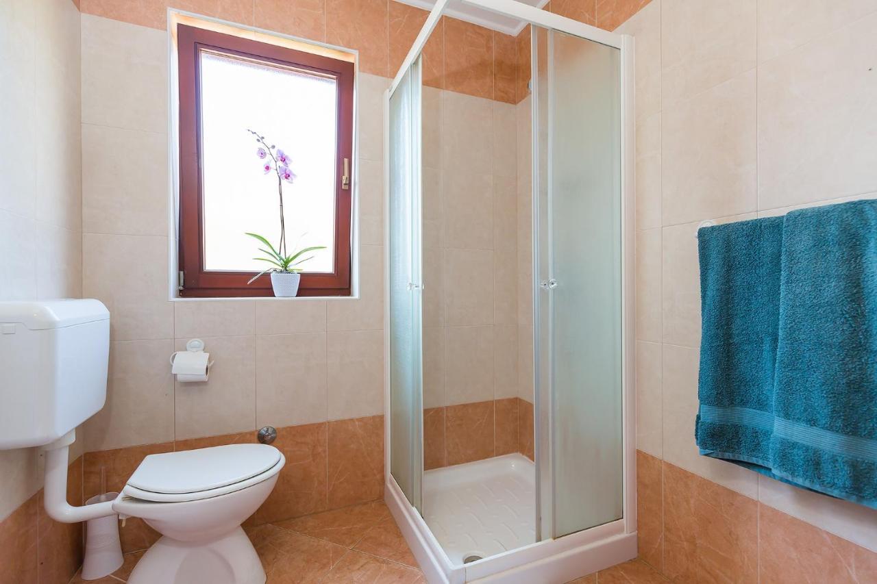 Apartments With A Swimming Pool Novigrad - 7078 Exterior foto