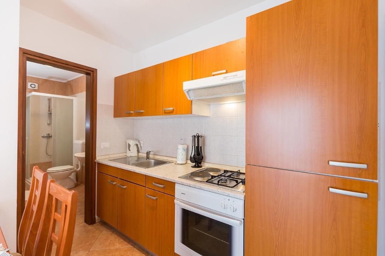 Apartments With A Swimming Pool Novigrad - 7078 Exterior foto